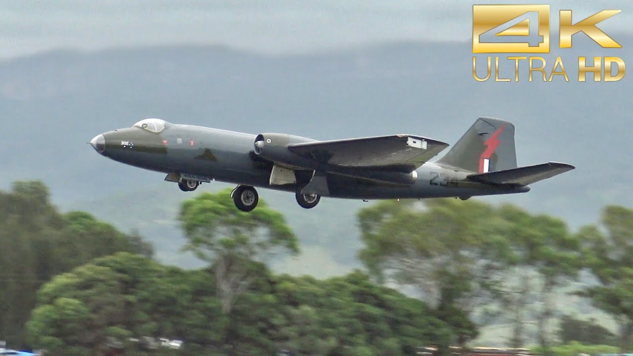 English Electric Canberra bomber flying in 2024 (Airshows Downunder Shellharbour)