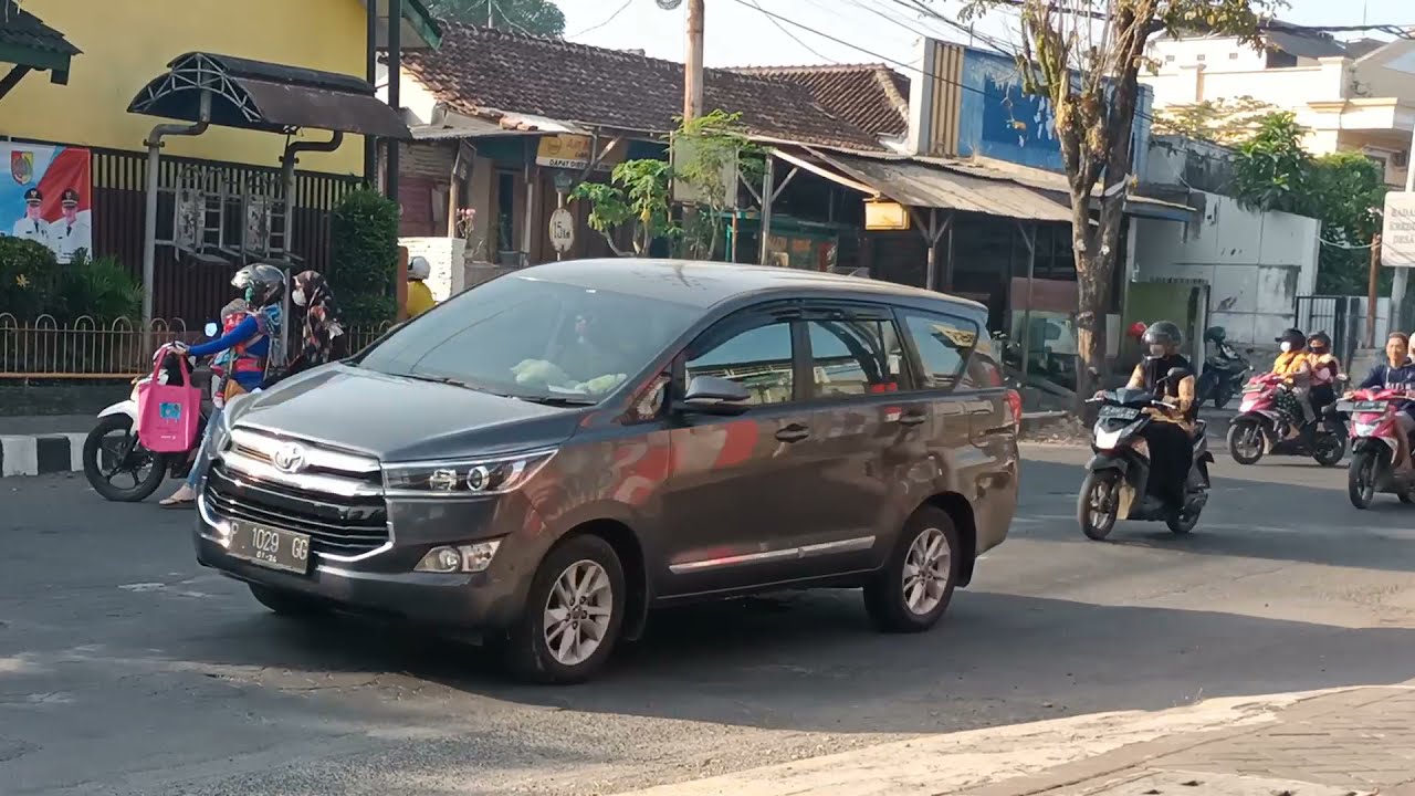 Macam Mobil Terkini Di Jalan Raya||It's like the last car on the highway