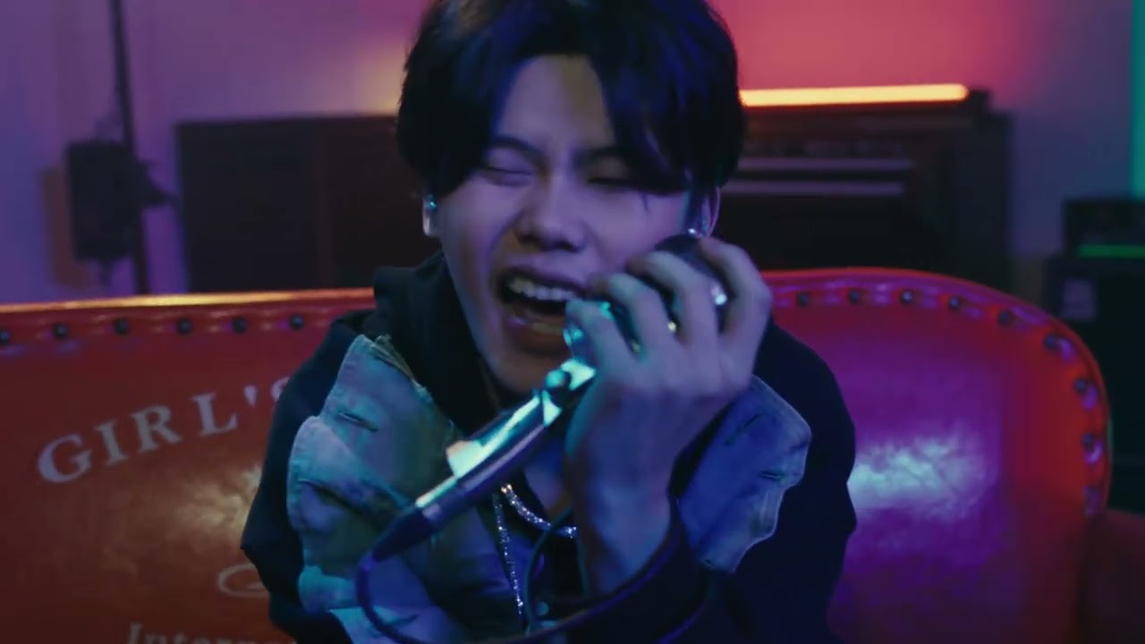 Shayiting EL Live at 88rising Double Happiness (所以你睡了没 Sleepless)