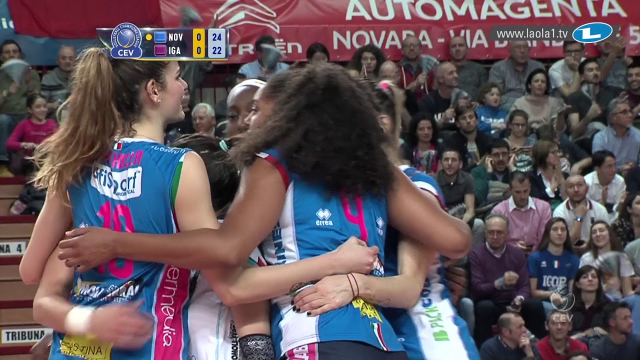 Celeste Plak killing it out there with a MONSTER block!