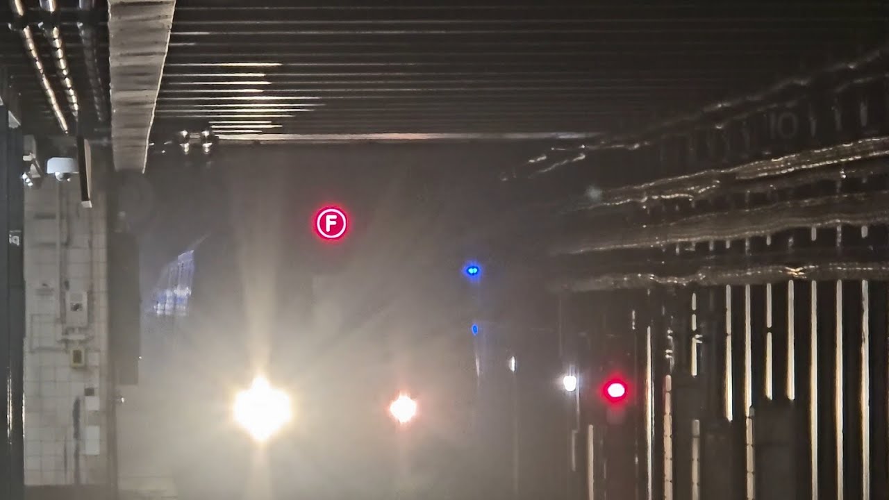 Rush Hour at it's finest! PM R160 (E) (F)(R) Trains at Court Square - 23 St