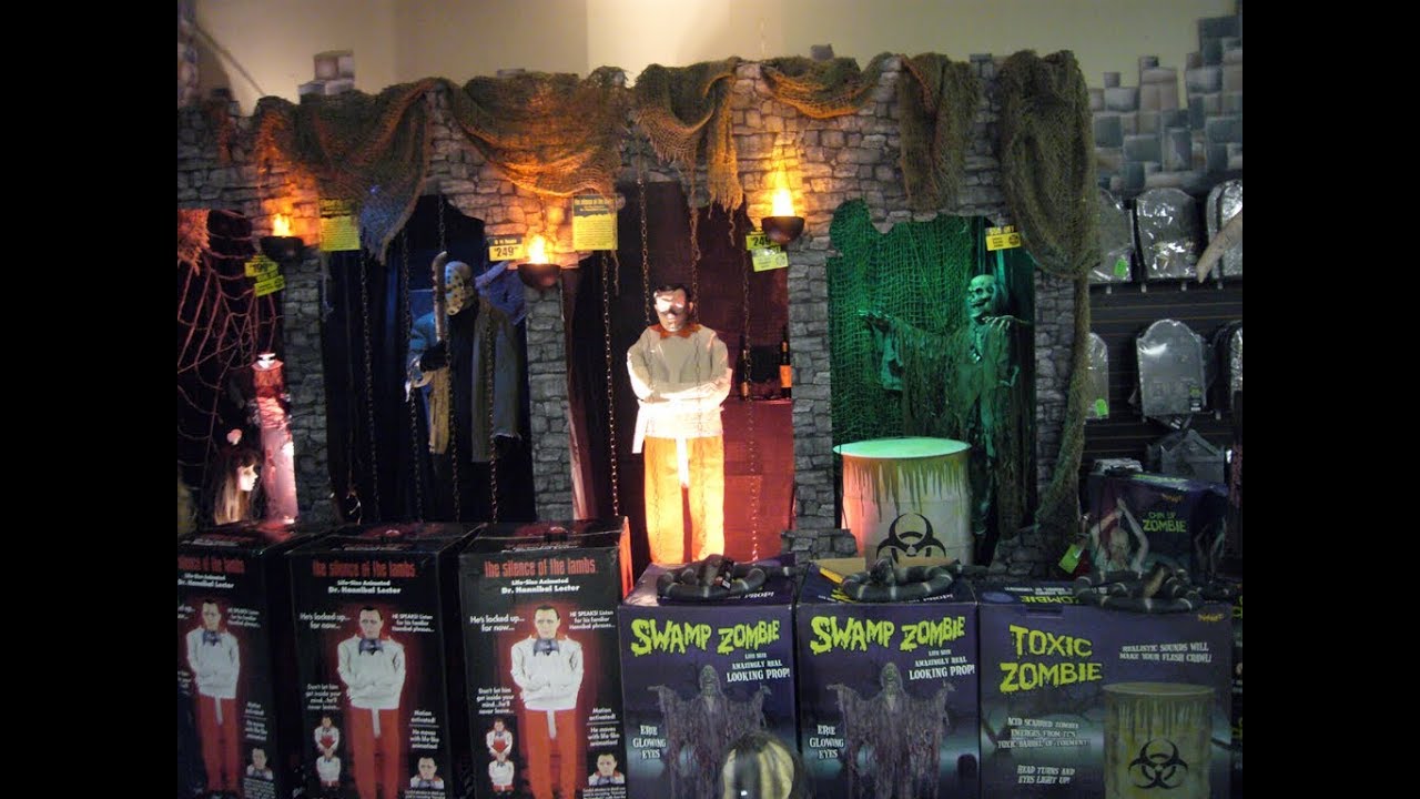 OLD PHOTOS OF HALLOWEEN STUFF IN STORES (2006-2010)