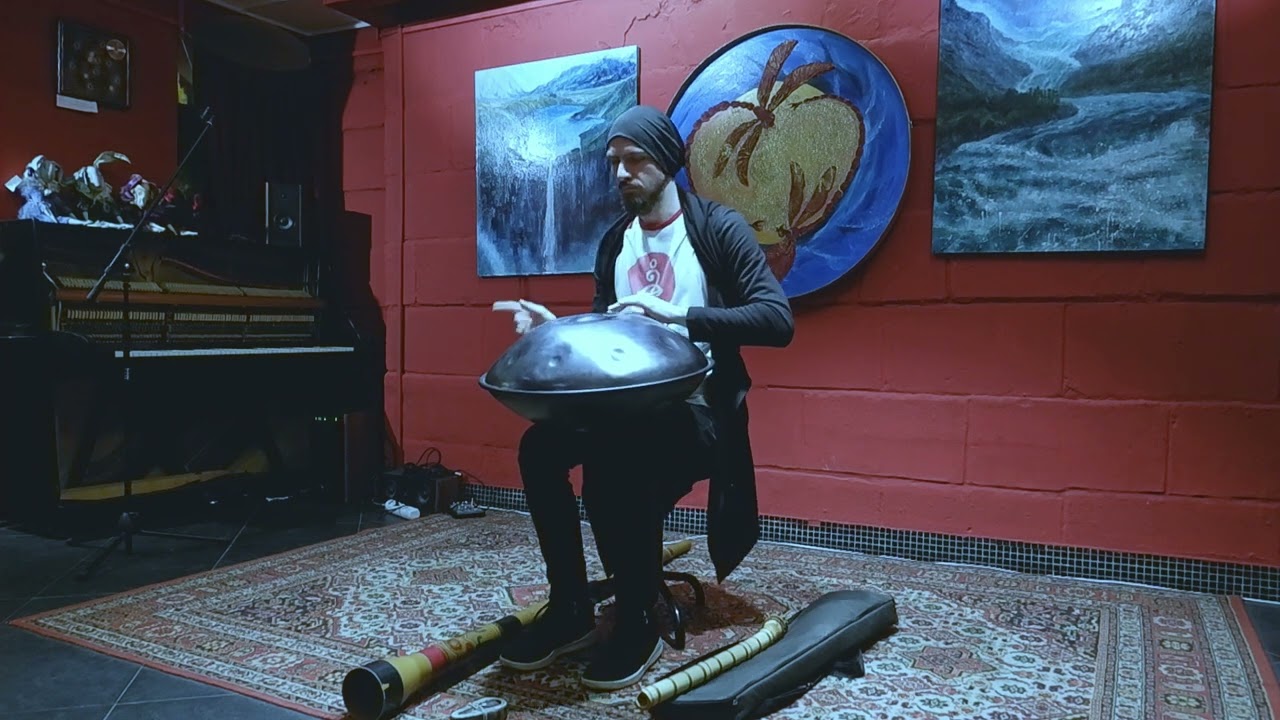 Alex Kseno - Хорошие мгновения (live at the Dresden Art Gallery)