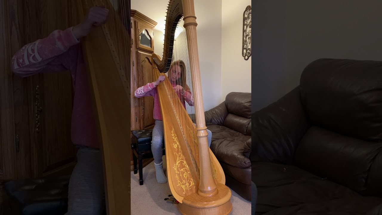 Away in a Manger - Leah Larson on the Harp - Dec 2021