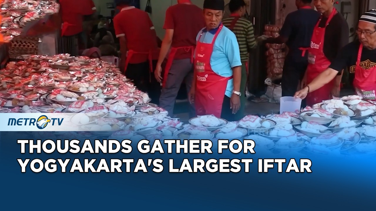 Thousands Gather for Largest Communal Iftar at Jogokariyan Mosque