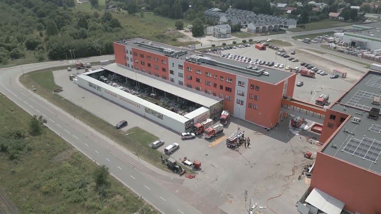 Pożar Merkury Market - Krosno - 12.07.2024 - Opanowany