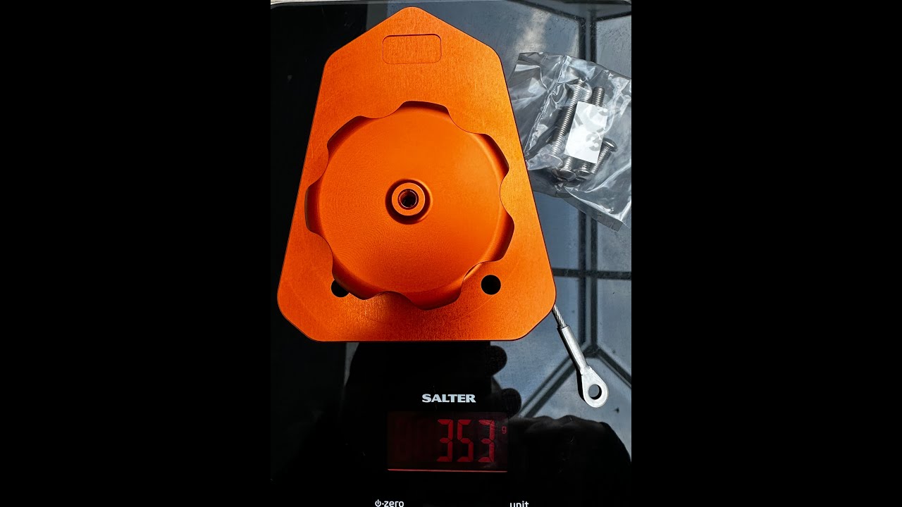 KTM 690 Enduro R - NICE CNC fuel filler cap installation and seat removal mechanism modification