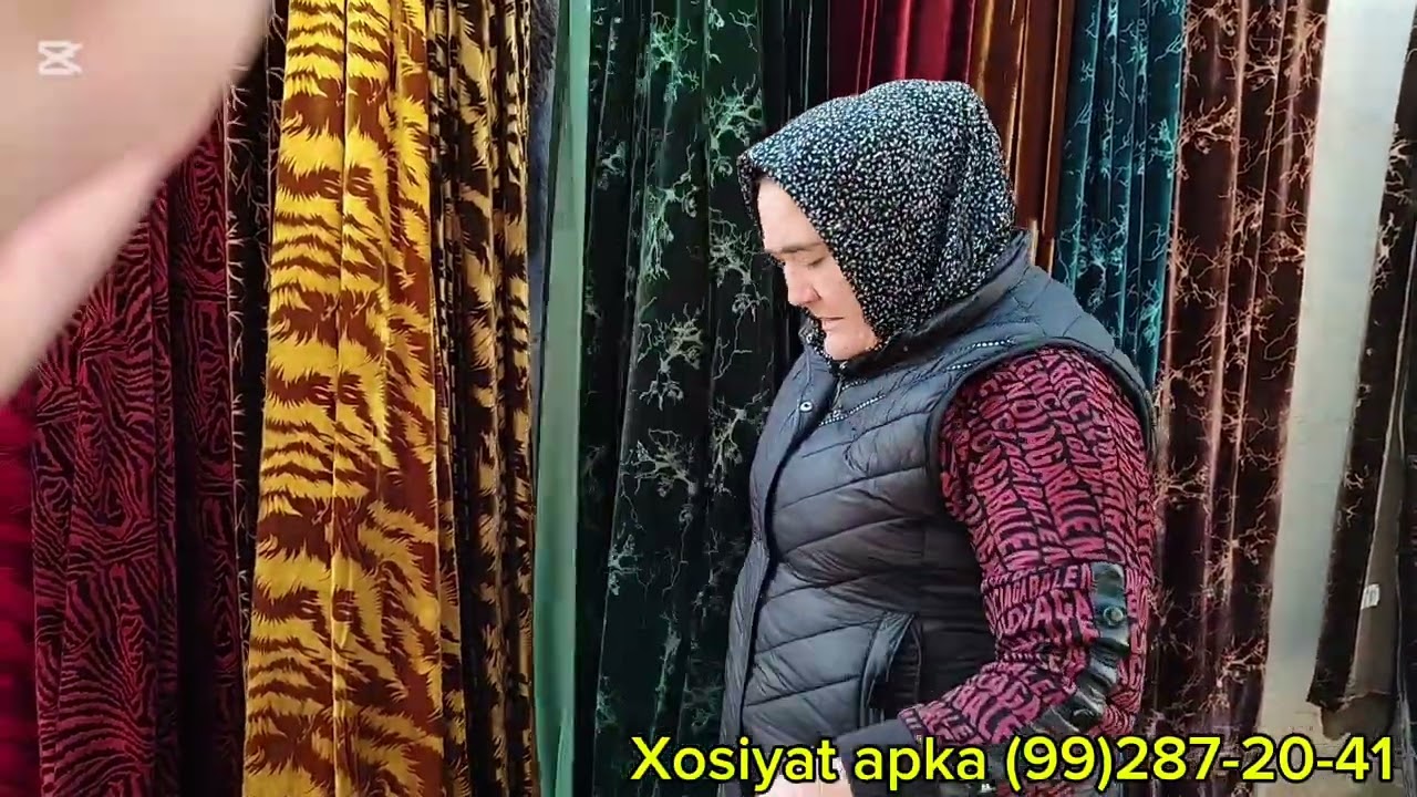 Xazarasp bozorida ayollar tovarlari