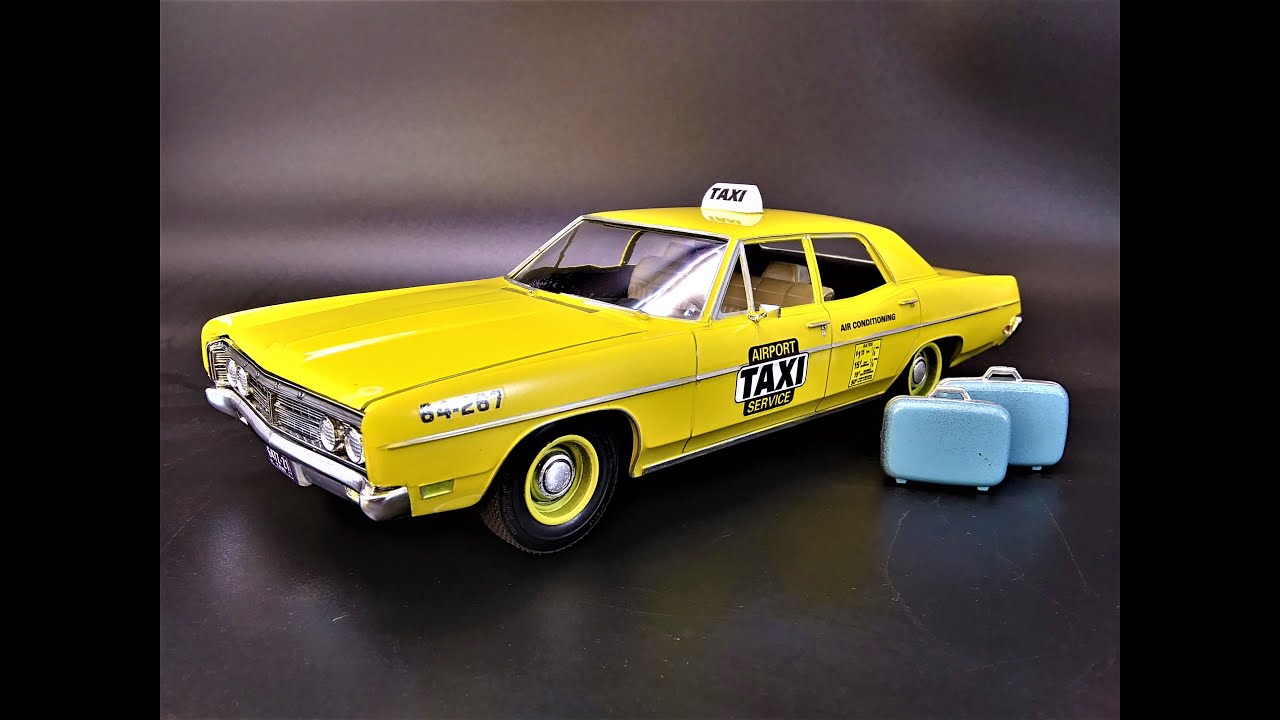 1970 Ford Galaxie 429 Boss Taxi Cab with Luggage 1/25 Scale Model Kit Build Review AMT1243 AMT