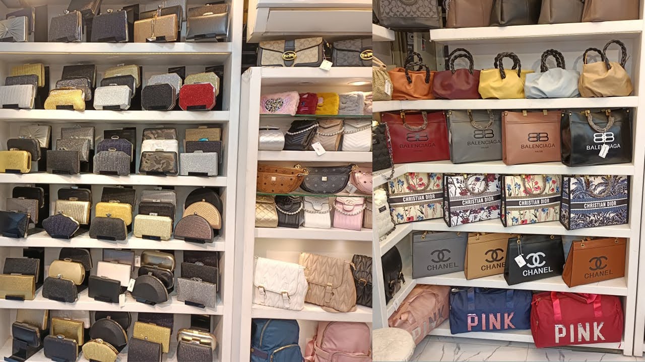 أكبر تشكيلة من الشنط المستوردة والهاي كوبي والاطفالي والاحزمة والساعات بسعر الجملة في النزهة الجديدة