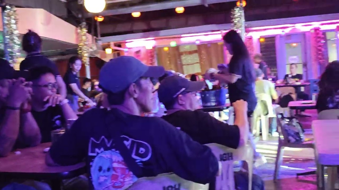 boy do falling love by dirthree band at jharis grill hauz part2  