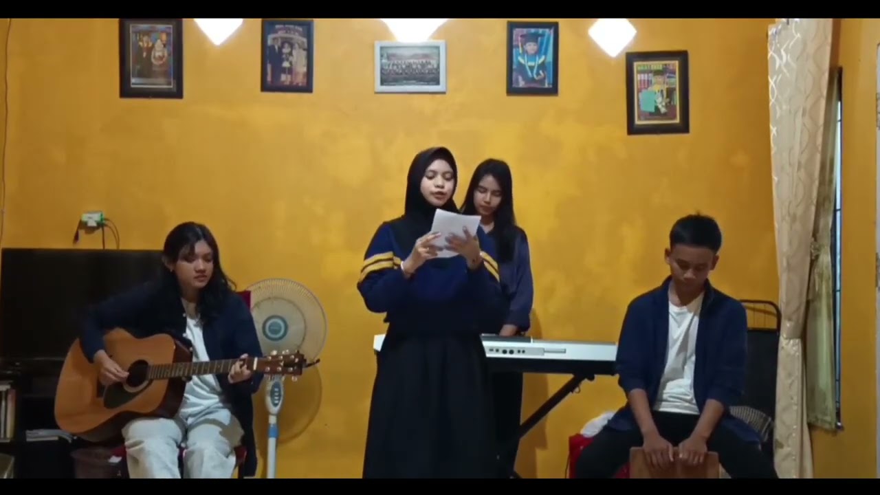 Musikalisasi Puisi Kelompok 1: “Roman Semesta” karya Fitrawan Umar