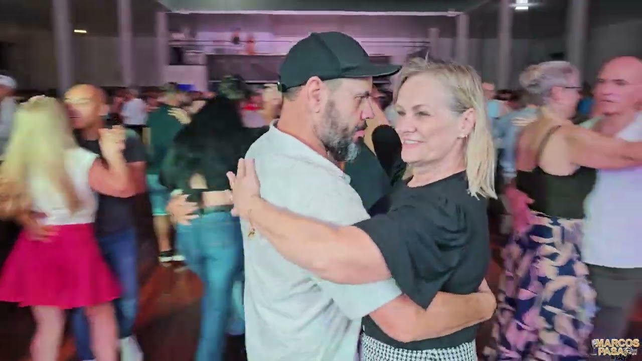 Chama pra Dançar que Ta Bom Demais com Marcos Pasa No Forró