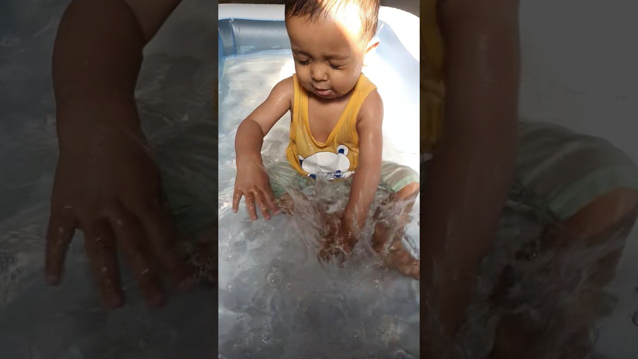 Cute Baby enjoying bath in a tub🛁#babysfirstbath #cutebaby