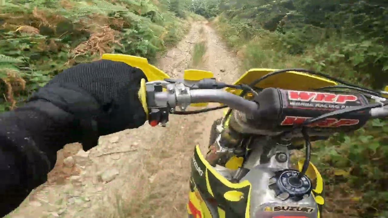 Giro con la nuova moto *SUZUKI RMZ 450 ENDURO*