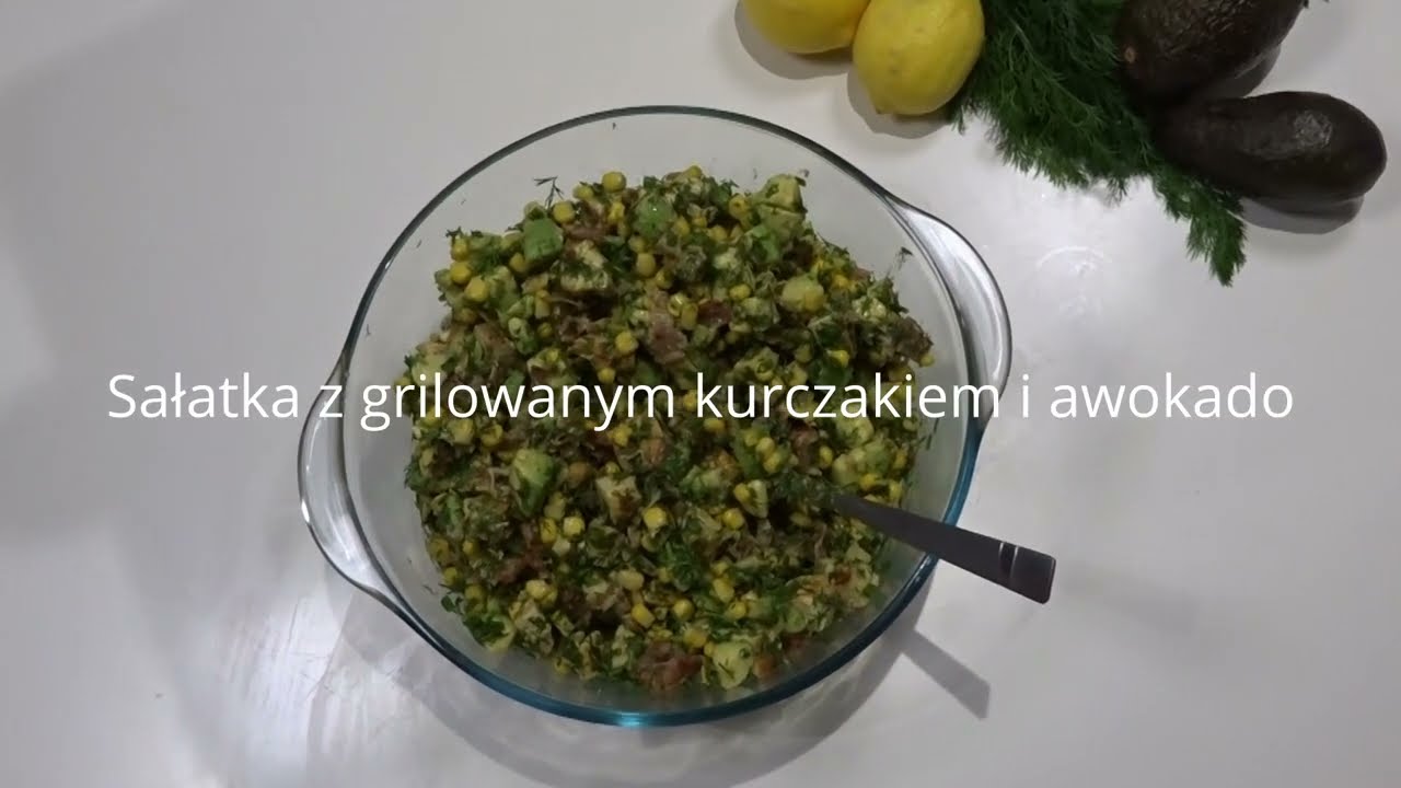 Sałatka z Grilowanym Kurczakiem i Awokado