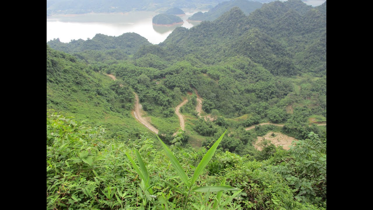 Motorcycle tour of North Vietnam part 6. Old blokes on farm bikes VN020