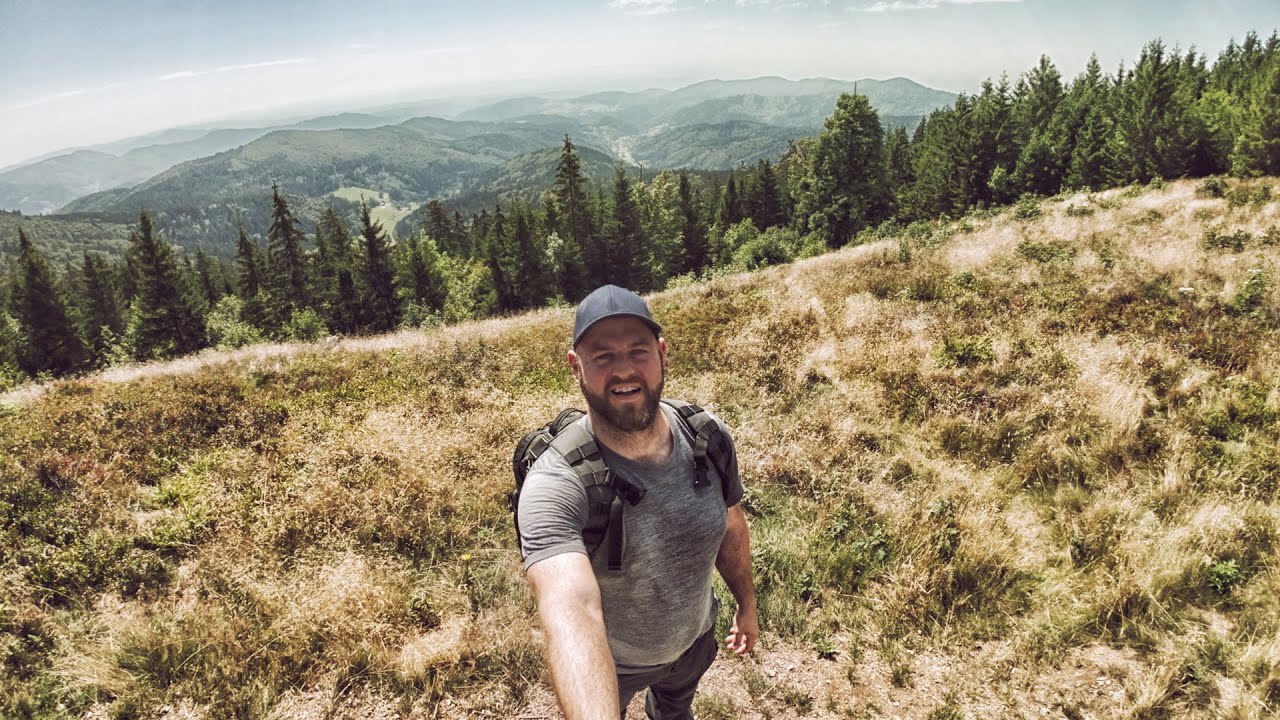Zum geheimnisvollen Gipfelkreuz 🎒 wandern im Südschwarzwald auf 1.214 m 🗻