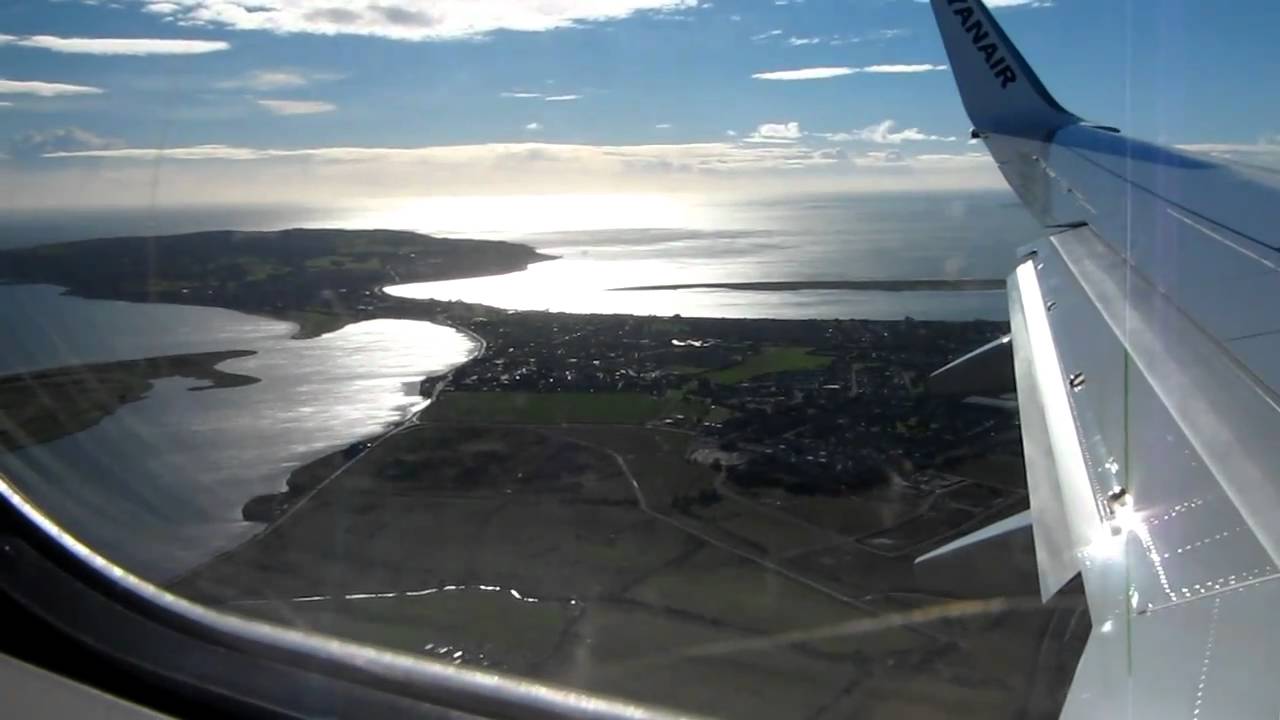 RyanAir Plane landing in Dublin Airport