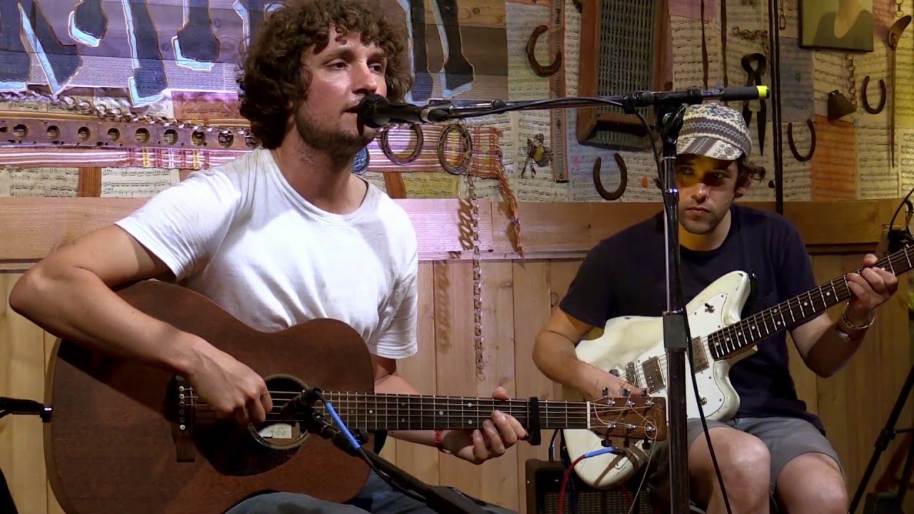 Lucky Barn (S03E02) Sam Amidon - Way Go Lily @Pickathon 2015