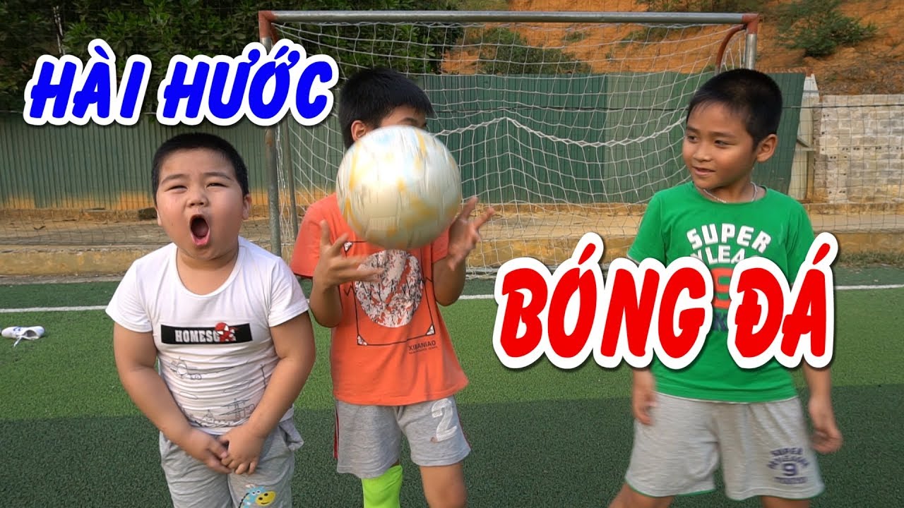 Bé DƯƠNG thi đấu bóng đá với em CHUỘT❤Kênh Em Bé