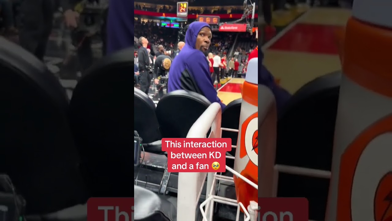 KD's exchange with a fan 🤝