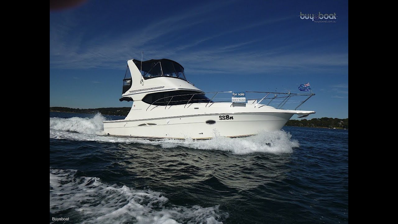 Silverton 34 Convertible Flybridge Cruiser - Walkthrough