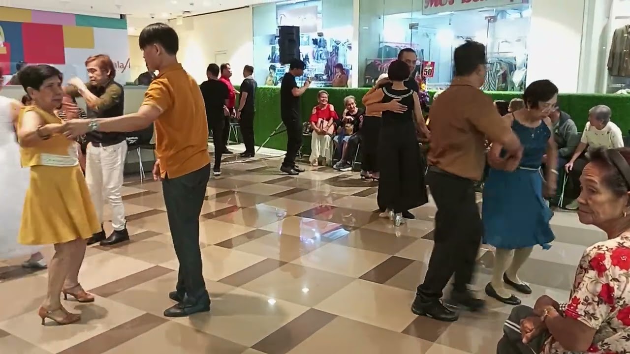 FoxtrotFT@Youngatheartdancingmoms