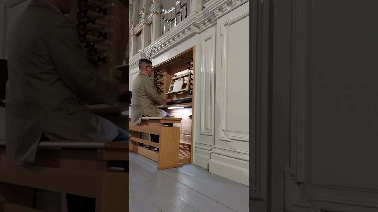 Virsi 345 Jo mahtaisimme yötä ja päivääkin kiittää