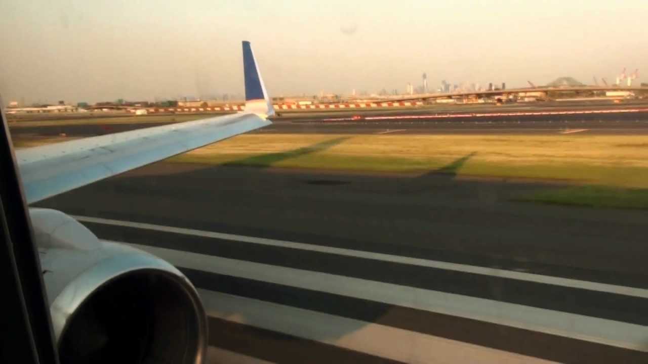 INTENSE ROAR - Boeing 757-200 United Airlines Take Off New York Newark