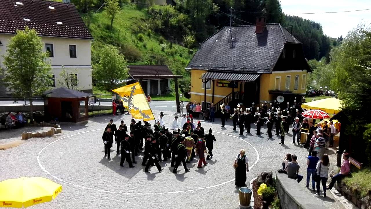Radschlagen zur Generalprobe Hüttenberger Reiftanz 2016