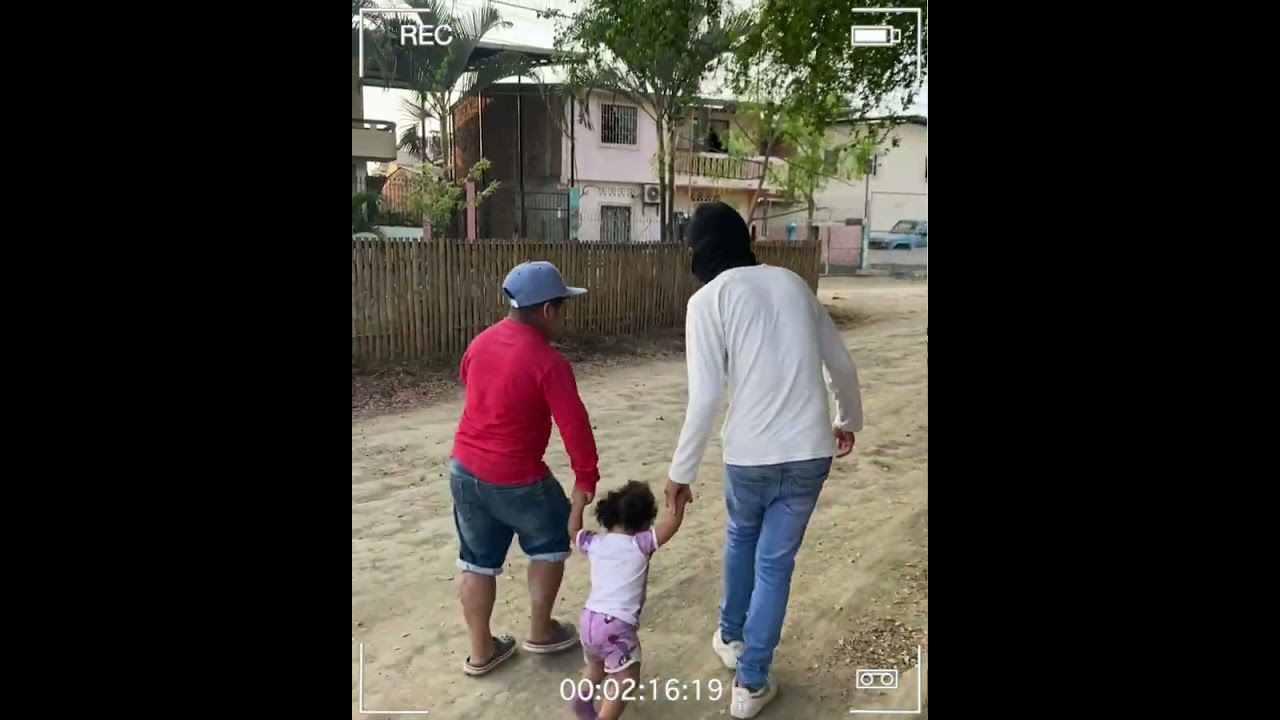 Pequeña se sale de casa y la venden - Video de Reflexión 