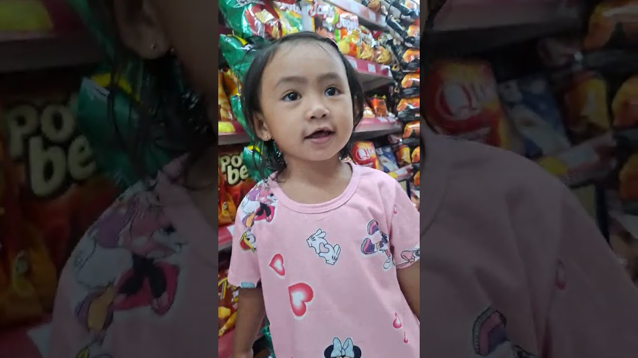 Alesa cari jajan ...