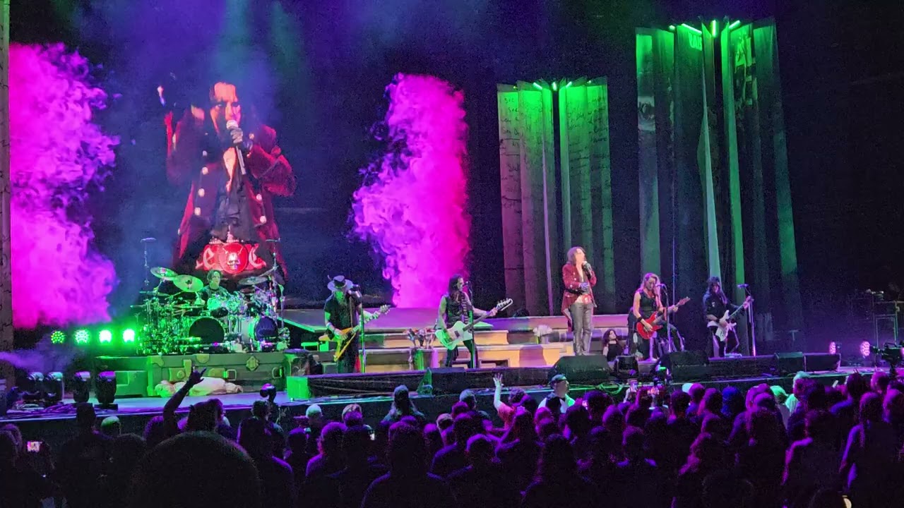 Alice Cooper - Poison - Veterans Amphitheater, Virginia Beach, VA- Sept 24, 2025