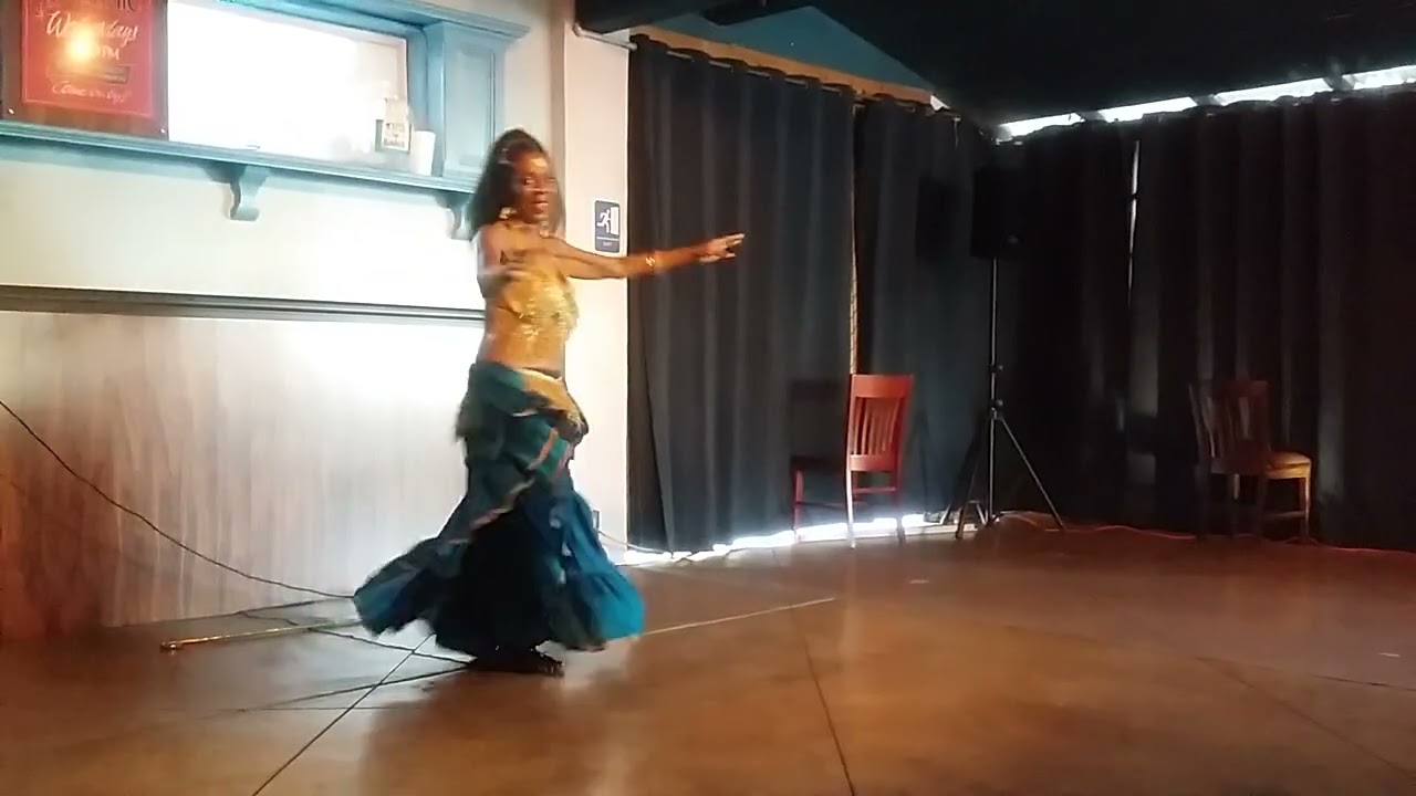 Nefertiti dances to Natacha Atlas' Bahlam