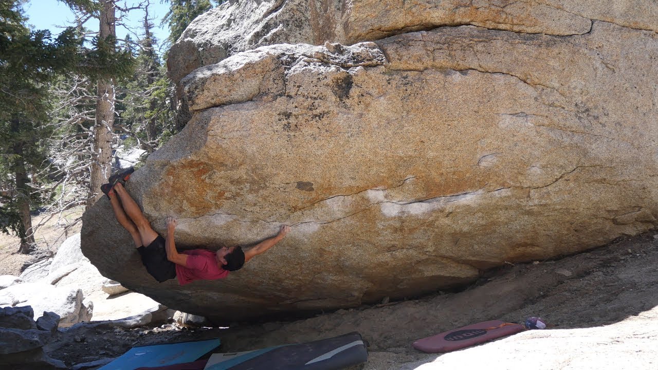 Tramway Bouldering: Swing Dance (V7)