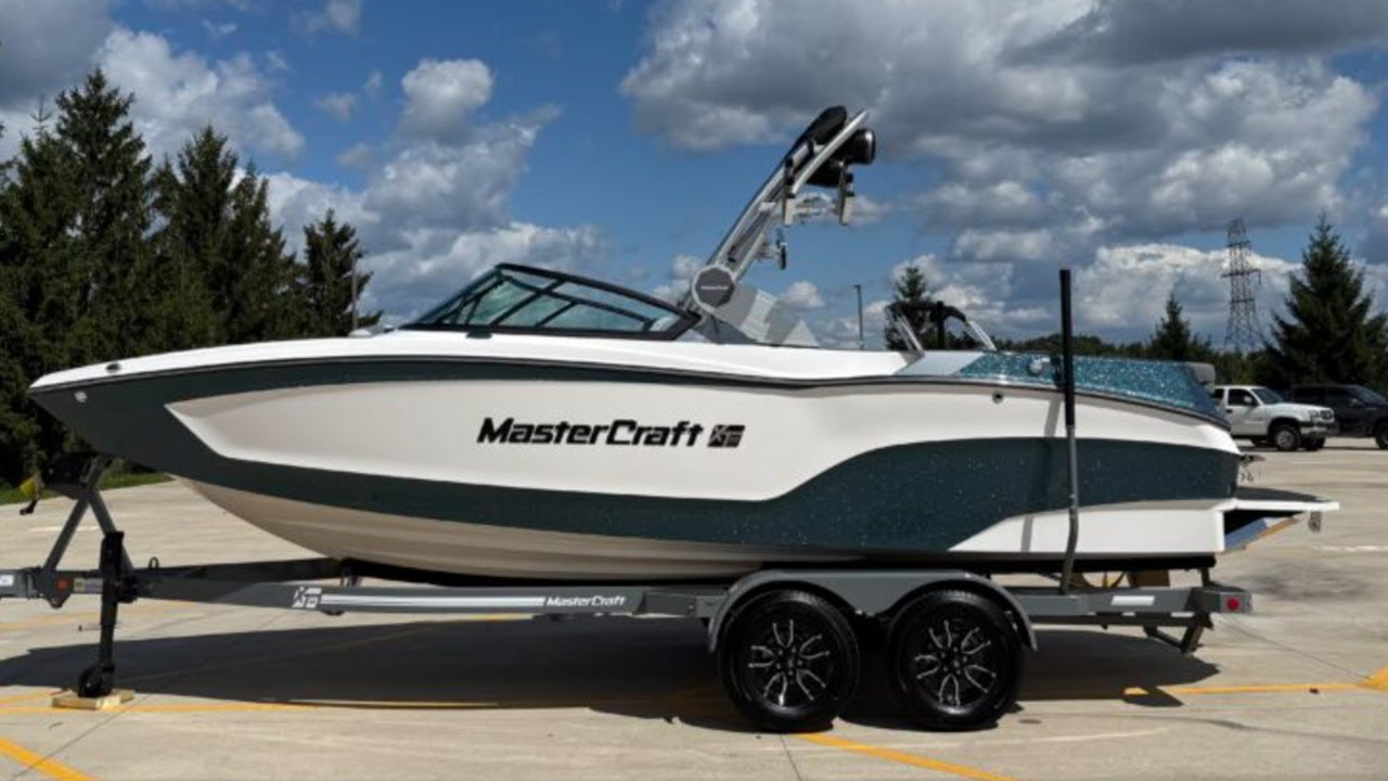 FOR SALE: 2026 MasterCraft XT22 - C6AY1