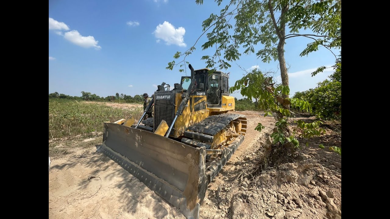 Shantui Bulldozer DH17C3 Air Con is not cool #construction #umgcambodia #shantui #bulldozer #dh17c3