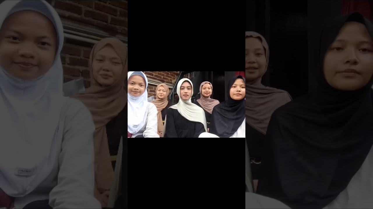 Ade berjilbab ungu Sunda