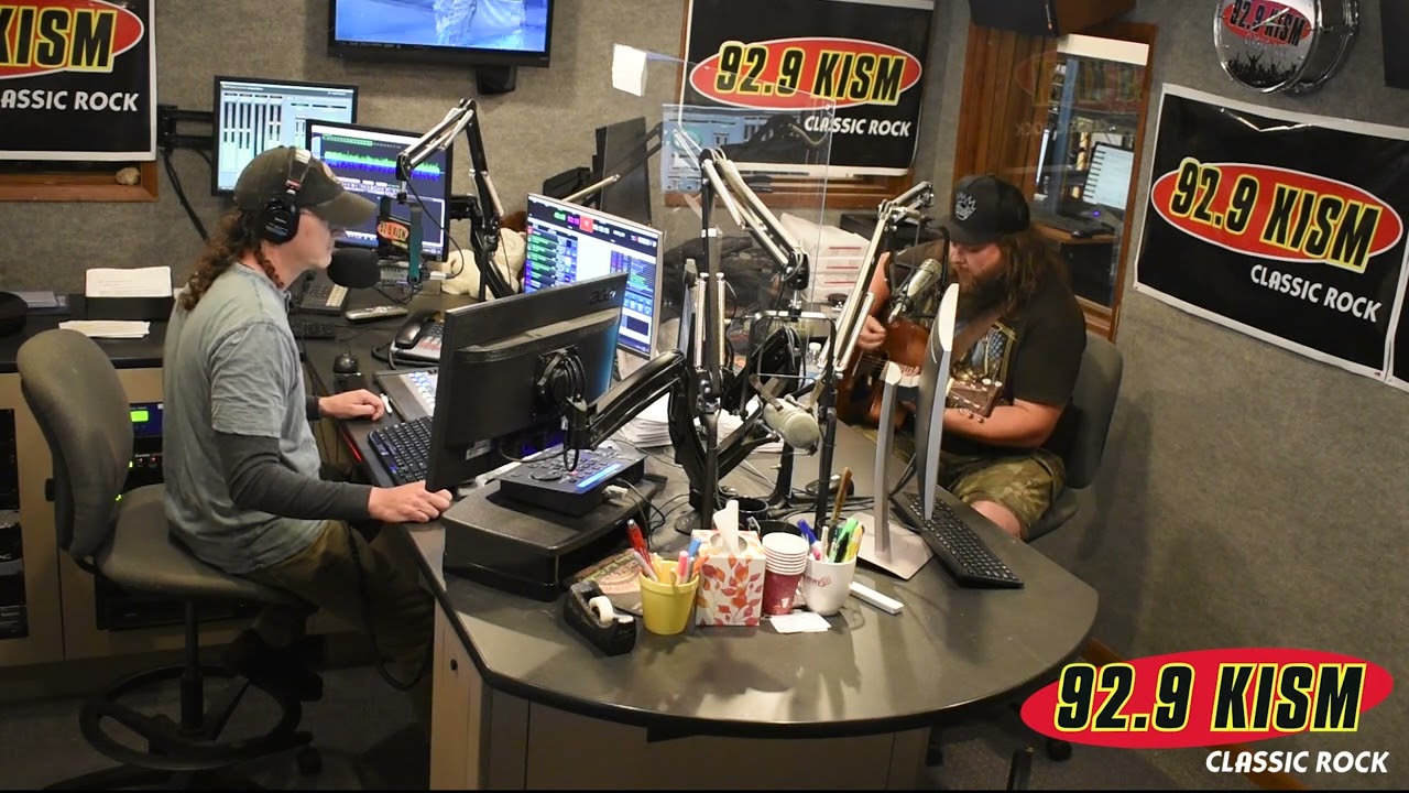 Hunter Venturo of Woodshed joins Scott Less live