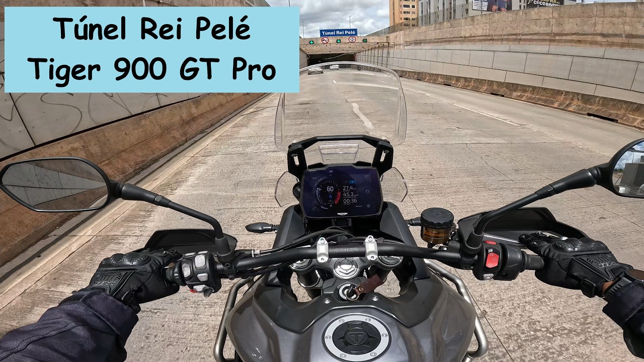 Túnel Rei Pelé com a Tiger 900 GT Pro