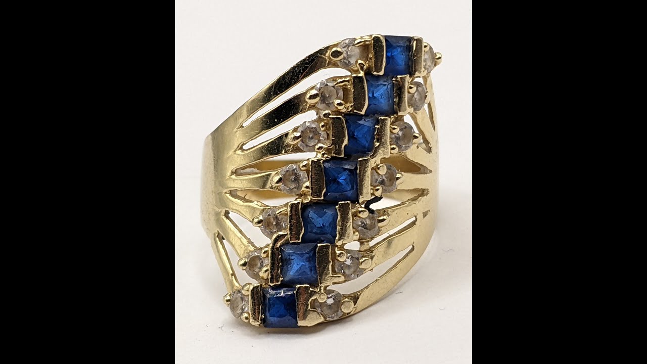 14 Karat Yellow Gold Cocktail ring Diamonds and Sapphires