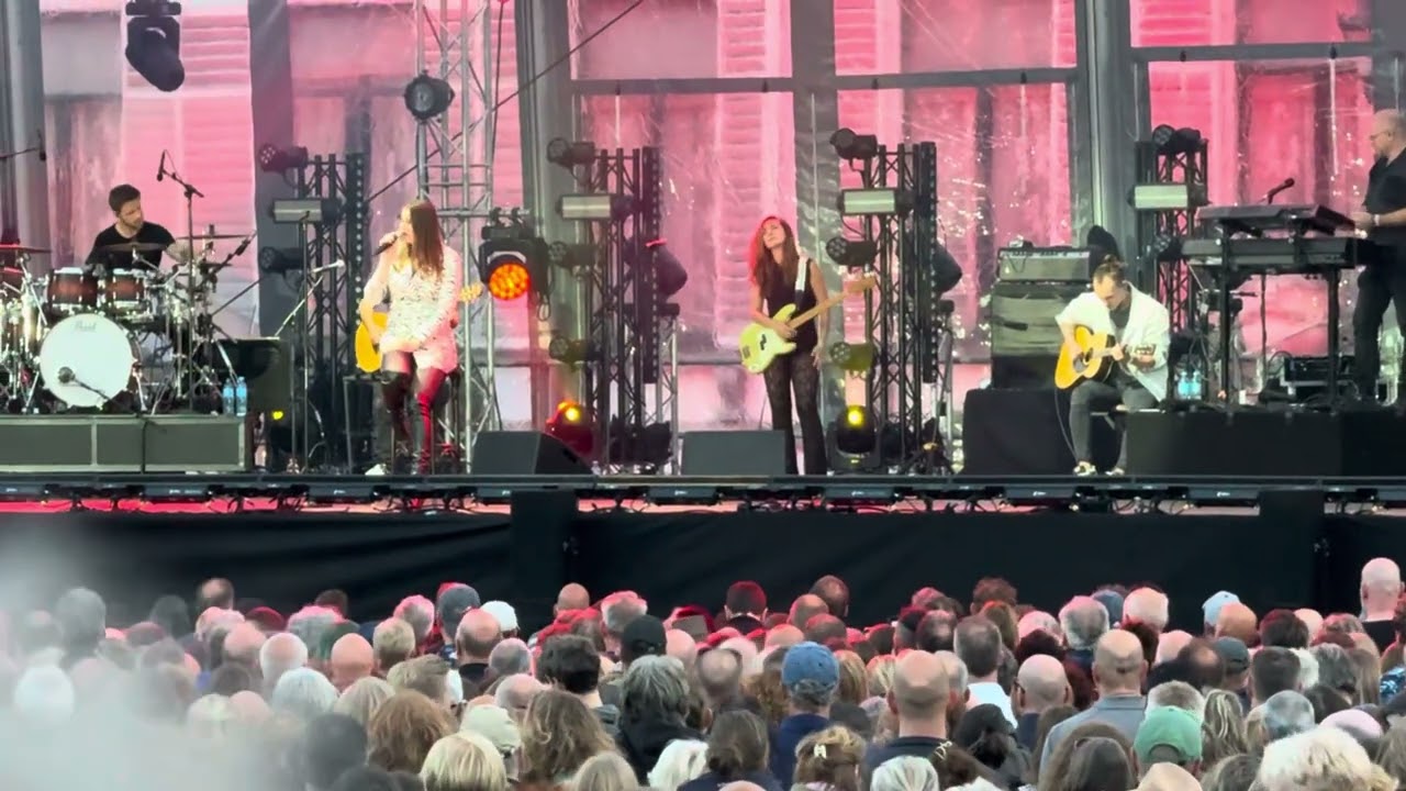 Floor Jansen OUR DECADES IN THE SUN at Royal Park  Live 04-07-2024
