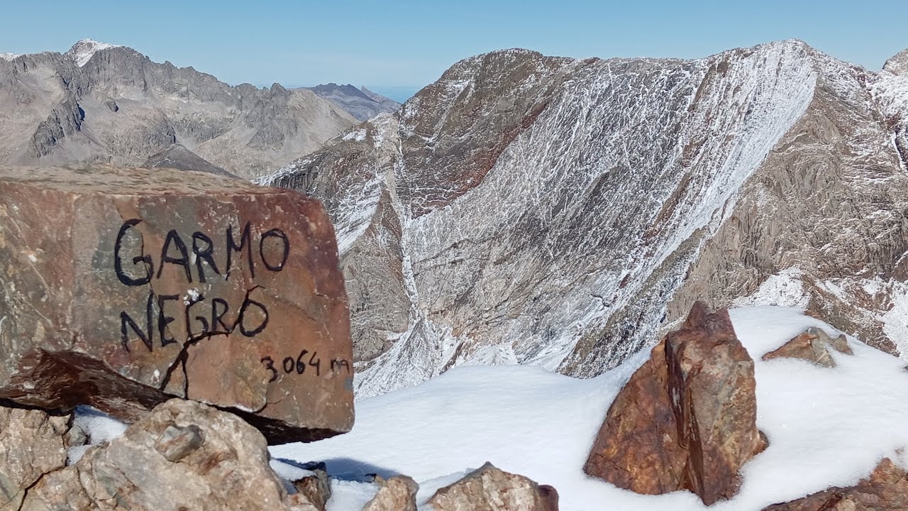 GARMO NEGRO (3064m). Ascensión por cresta ❄️❄️
