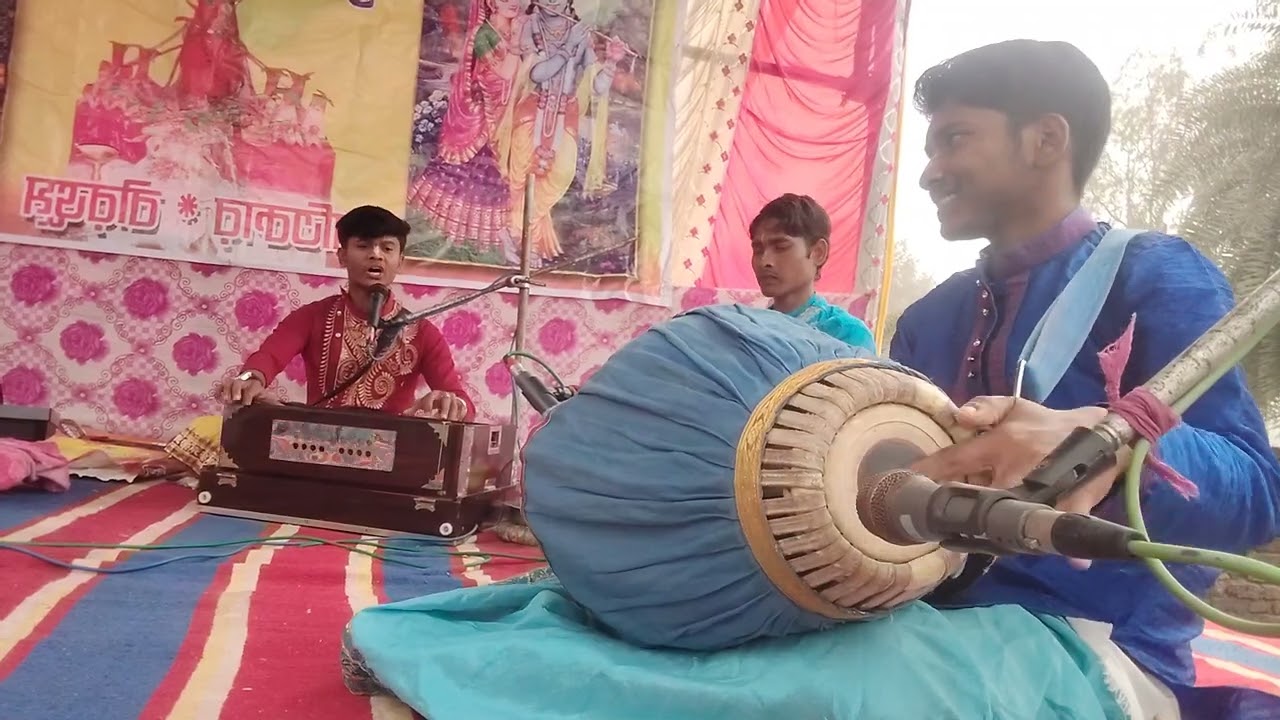 RADHE RADHE