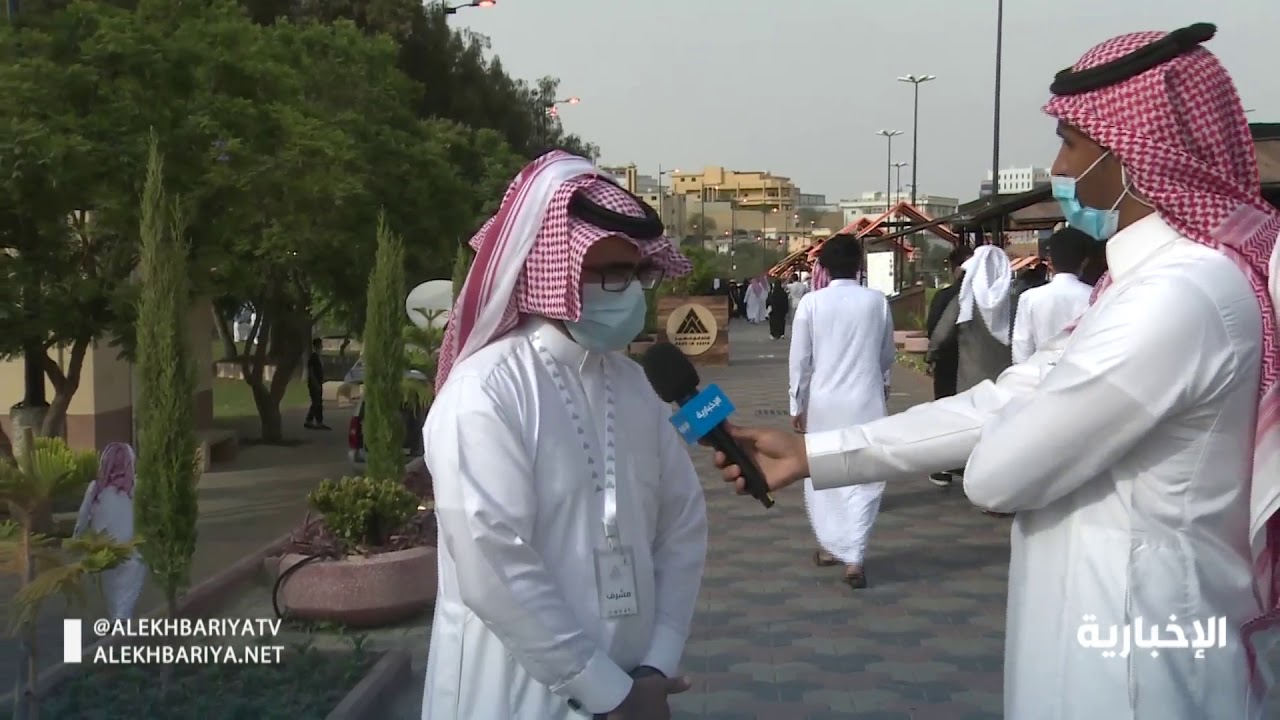 شوارع #أبها تحتضن فعالية صنع في #عسير بالأعمال اليدوية المحلية