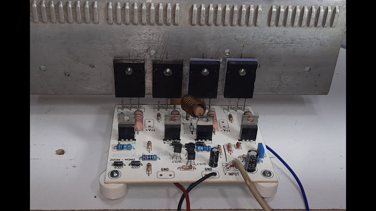 8- Amplificador 200 watts Ampletos