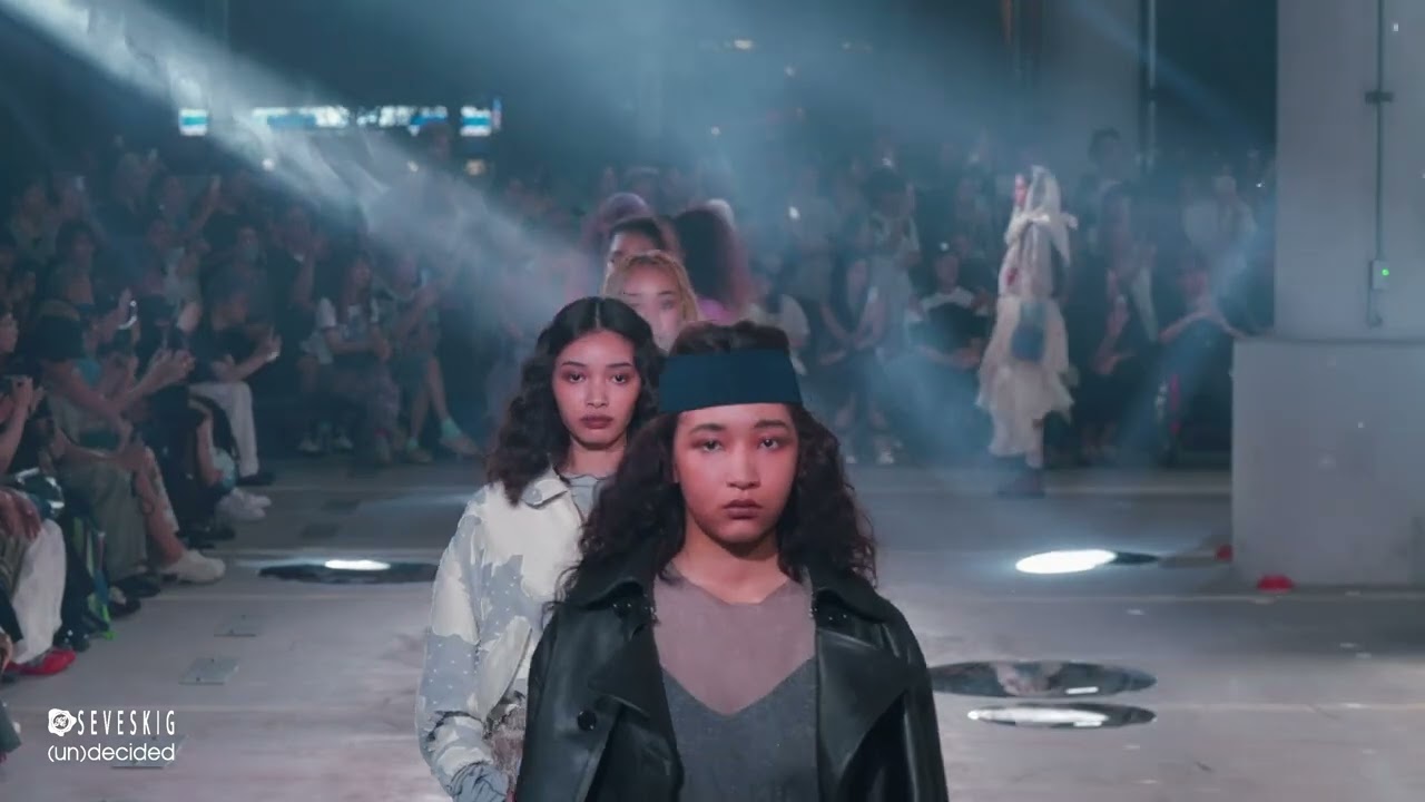 紫 今 - 魔性の女A (SEVESKIG & (un)decided Spring & Summer2025 Collection Runway Show)