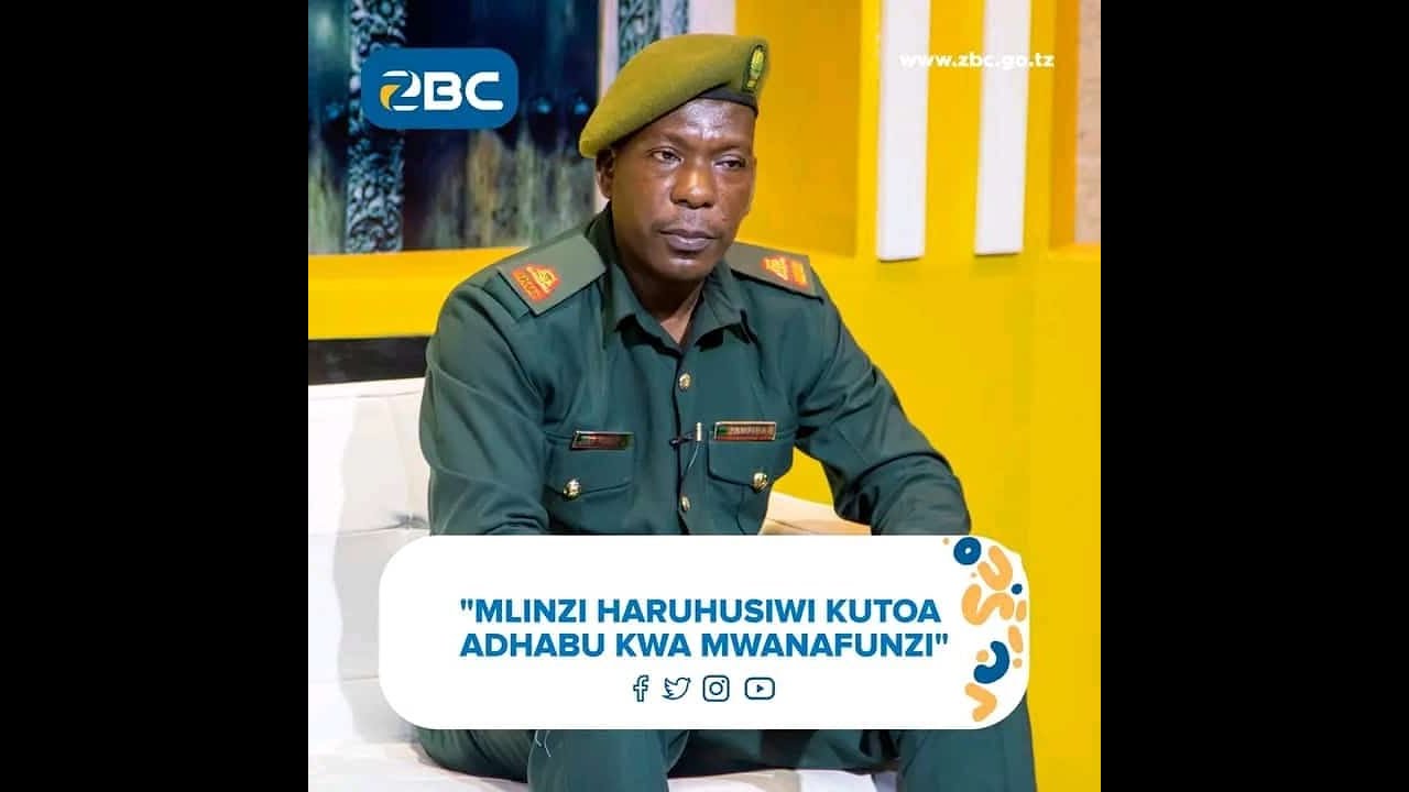 K/Mkurugenzi  Wakala wa Ulinzi wa JKU MEJA KONA  aendeleza vikao vyake kuzungumza na askari wa Pemba