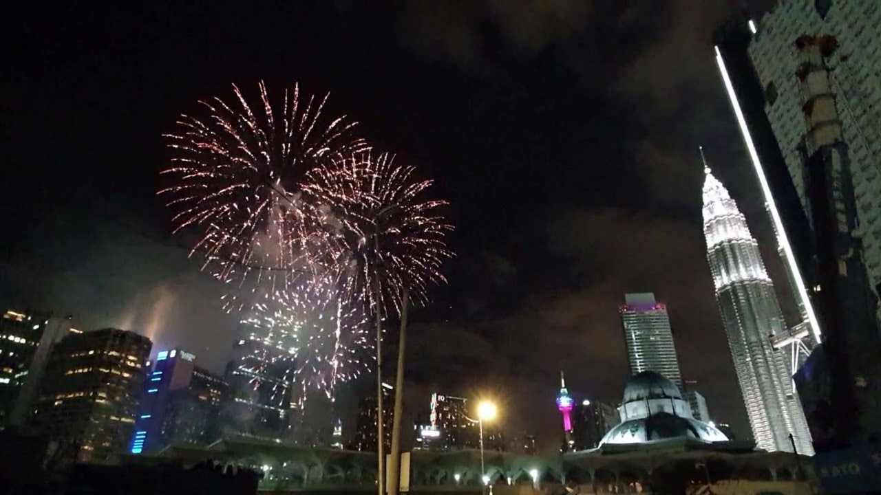 New Year's Eve countdown 2019| fireworks at twin tower KLCC Kuala Lumpur